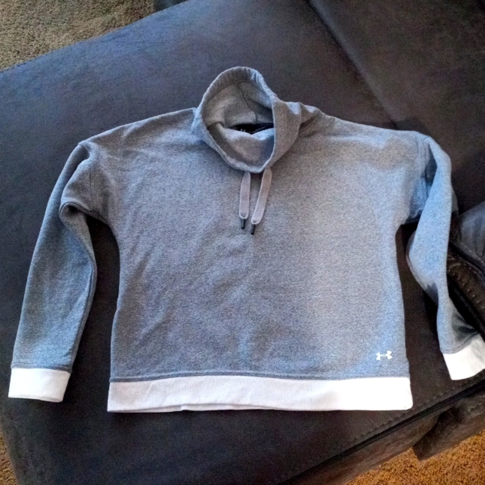 Under Armour gray and white cowl neck size xs